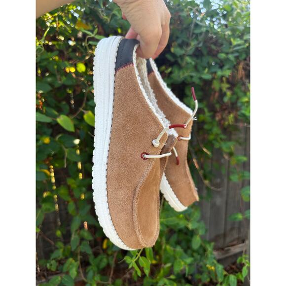 Hey Dude Women's 9 Wendy Slip Warmth Beige Shoes Mule Slip On EUC! - Picture 1 of 11